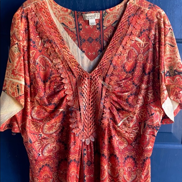 One World top - Picture 2 of 7